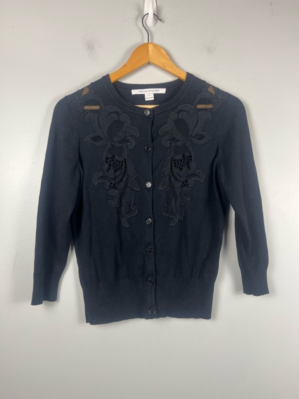 DIANE VON FURSTENBERG BLACK silk blend lace DETAILED CARDIGAN SIZE small